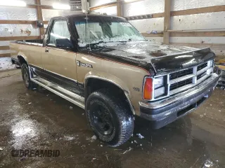 1990 Dodge Dakota with VIN 1B7GG26X9LS666745, listed as a Copart auction lot 44703175 with 121,682 mi miles and Salvage Title. Bid and sale history available at carsss.com. Image 4.