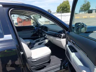 2025 Kia Telluride S with VIN 5XYP64GC4SG623557, listed as a IAAI auction lot 42385589 with 1,538 mi miles and . Bid and sale history available at DreamBid. Image 5.