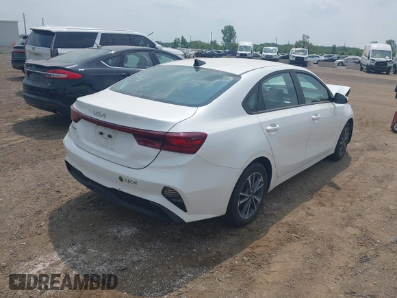 2023 Kia Forte LXS z VIN 3KPF24AD6PE611746, wystawiony jako IAAI lot #42427246 z przebiegiem 56 552 mil mil oraz . Historia ofert i sprzedaży dostępna na DreamBid. Obrazek 4.