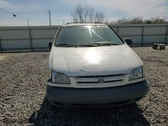 1998 Toyota Sienna LE with VIN 4T3ZF13C4WU045920, listed as a Copart auction lot 50936875 with 209,057 mi miles and Salvage Title. Bid and sale history available at carsss.com. Image 11.
