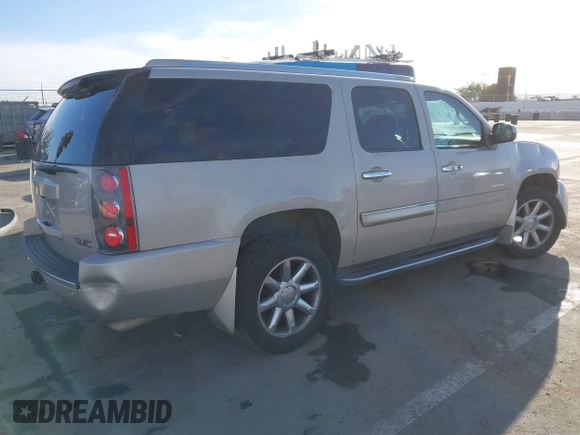 2007 GMC Yukon XL z VIN 1GKFK668X7J319869, wystawiony jako IAAI lot #41681597 z przebiegiem 154 318 mil mil oraz . Historia ofert i sprzedaży dostępna na DreamBid. Obrazek 4.
