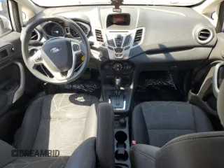 2013 Ford Fiesta SE z VIN 3FADP4EJ9DM191531, wystawiony jako Copart lot #60533515 z przebiegiem 179 639 mil mil oraz Czysty tytuł • Clean title. Historia ofert i sprzedaży dostępna na DreamBid. Obrazek 8.