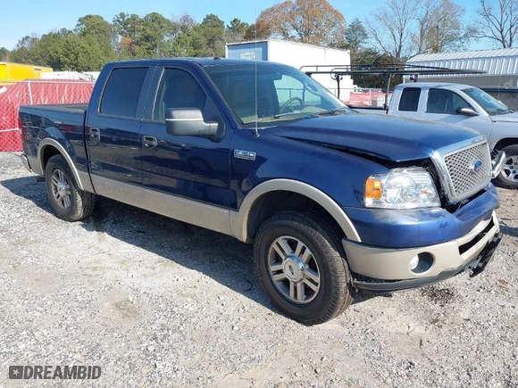 2008 Ford F-150 XLT with VIN 1FTPW12V58FA17588, listed as a IAAI auction lot 41016713 with 272,162 mi miles. Bid and sale history available at carsss.com. Image 1.