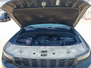 2023 Jeep Grand Cherokee Altitude z VIN 1C4RJKAG6P8829453, wystawiony jako IAAI lot #42433305 z przebiegiem 44 159 mil mil oraz . Historia ofert i sprzedaży dostępna na DreamBid. Obrazek 10.