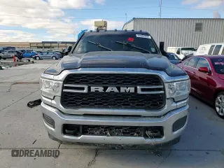 2021 Ram 2500 Tradesman z VIN 3C6UR5CLXMG632538, wystawiony jako Copart lot #86882244 z przebiegiem Nie podano mil oraz Szkoda całkowita • Salvage title. Historia ofert i sprzedaży dostępna na DreamBid. Obrazek 14.