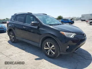 2018 Toyota RAV4 XLE z VIN 2T3RFREV4JW812199, wystawiony jako Copart lot #58485725 z przebiegiem 96 576 mil mil oraz Szkoda całkowita • Salvage title. Historia ofert i sprzedaży dostępna na DreamBid. Obrazek 4.