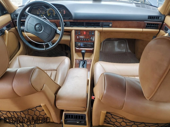 1984 Mercedes-Benz 500 z VIN WDBCA37B8EA085222, wystawiony jako Copart lot #87462054 z przebiegiem 205 226 mil mil oraz Tytuł czysty. Historia ofert i sprzedaży dostępna na DreamBid. Obrazek 8.