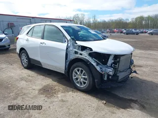 2024 Chevrolet Equinox LS z VIN 3GNAXSEGXRL150738, wystawiony jako IAAI lot #42160377 z przebiegiem 12 697 mil mil oraz . Historia ofert i sprzedaży dostępna na DreamBid. Obrazek 1.