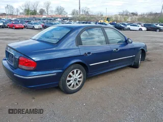 2004 Hyundai Sonata GLS with VIN KMHWF35H34A082570, listed as a IAAI auction lot 41930653 with 99,490 mi miles. Bid and sale history available at carsss.com. Image 4.