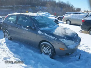 2006 Ford Focus S z VIN 1FAHP31N76W151973, wystawiony jako IAAI lot #41573090 z przebiegiem 211 369 mil mil oraz . Historia ofert i sprzedaży dostępna na DreamBid. Obrazek 1.