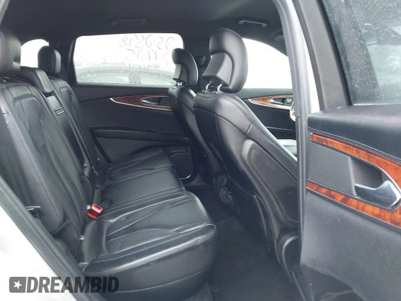 2018 Lincoln MKX Select with VIN 2LMPJ8KR6JBL19392, listed as a IAAI auction lot 41607522 with 91,930 mi miles. Bid and sale history available at carsss.com. Image 8.