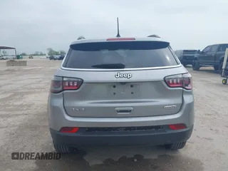 2023 Jeep Compass Latitude z VIN 3C4NJDBN3PT514117, wystawiony jako IAAI lot #41925688 z przebiegiem 50 468 mil mil oraz . Historia ofert i sprzedaży dostępna na DreamBid. Obrazek 16.