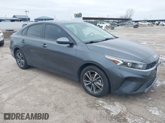 2022 Kia Forte LXS z VIN 3KPF24AD6NE440364, wystawiony jako IAAI lot #41581237 z przebiegiem 52 553 mil mil oraz . Historia ofert i sprzedaży dostępna na DreamBid. Obrazek 1.