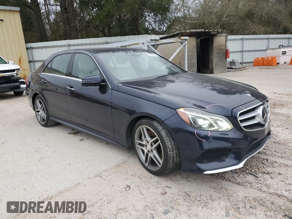 2014 Mercedes-Benz E 550 Sport with VIN WDDHF9BB2EA941669, listed as a Copart auction lot 43350365 with 131,978 mi miles and Salvage Title. Bid and sale history available at DreamBid. Image 4.