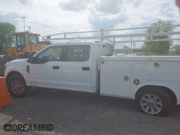 2022 Ford Super Duty F-250 SRW XL with VIN 1FD7W2A66NEF91226, listed as a IAAI auction lot 42099133 with 62,760 mi miles. Bid and sale history available at carsss.com. Image 14.
