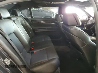2011 BMW 7 Series 750Li z VIN WBAKB8C58BC852166, wystawiony jako Copart lot #51004065 z przebiegiem 110 499 mil mil oraz Szkoda całkowita • Salvage title. Historia ofert i sprzedaży dostępna na DreamBid. Obrazek 10.