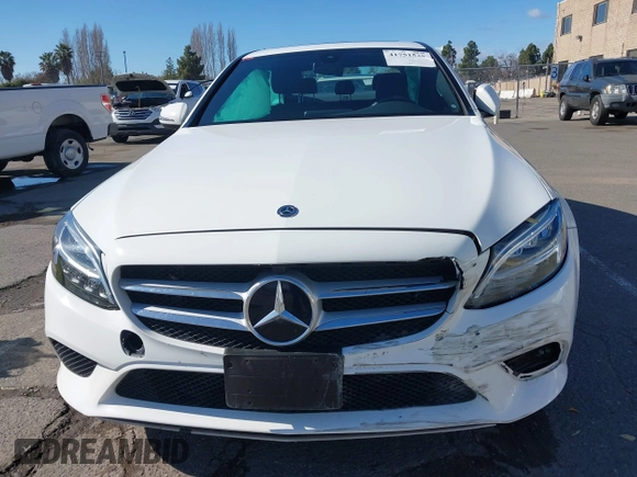 2019 Mercedes-Benz C 300 z VIN 55SWF8DB0KU318691, wystawiony jako IAAI lot #41751526 z przebiegiem 63 608 mil mil oraz . Historia ofert i sprzedaży dostępna na DreamBid. Obrazek 6.