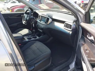 2017 Kia Sorento LX with VIN 5XYPG4A37HG243532, listed as a IAAI auction lot 42088741 with 171,350 mi miles. Bid and sale history available at carsss.com. Image 5.