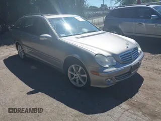 2005 Mercedes-Benz C 240 z VIN WDBRH81J15F645409, wystawiony jako IAAI lot #42808171 z przebiegiem 128 875 mil mil oraz . Historia ofert i sprzedaży dostępna na DreamBid. Obrazek 1.
