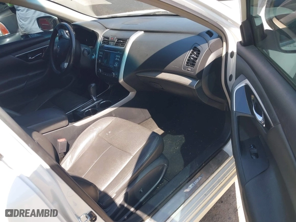 2013 Nissan Altima 2.5 S with VIN 1N4AL3AP3DN471597, listed as a IAAI auction lot 42028075 with 222,461 mi miles. Bid and sale history available at carsss.com. Image 5.