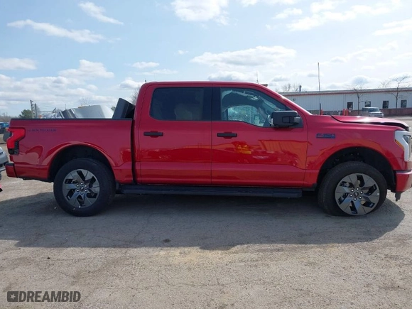 2024 Ford F-150 Lightning XLT with VIN 1FTVW3LK1RWG06162, listed as a IAAI auction lot 41930377 with 0 mi miles. Bid and sale history available at carsss.com. Image 13.
