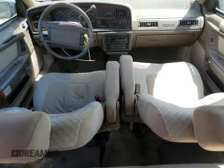 1990 Mercury Sable z VIN 1MECM50U6LG650642, wystawiony jako Copart lot #68279364 z przebiegiem 77 204 mil mil oraz Tytuł czysty. Historia ofert i sprzedaży dostępna na DreamBid. Obrazek 8.