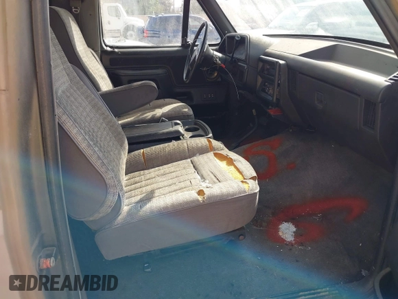 1988 Ford Bronco Eddie Bauer with VIN 1FMEU15N3JLA98943, listed as a IAAI auction lot 42771847 with 41,662 mi miles and . Bid and sale history available at DreamBid. Image 5.