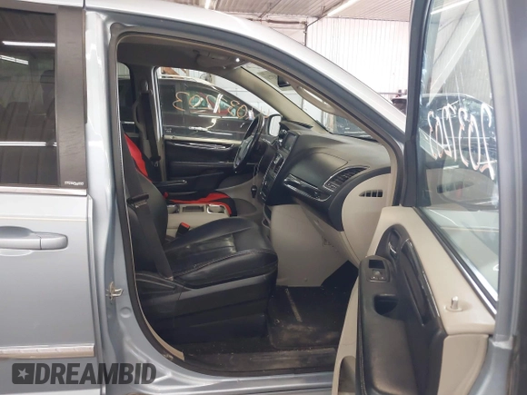 2013 Chrysler Town & Country Touring with VIN 2C4RC1BG9DR705471, listed as a IAAI auction lot 42037203 with 313,822 mi miles. Bid and sale history available at carsss.com. Image 5.