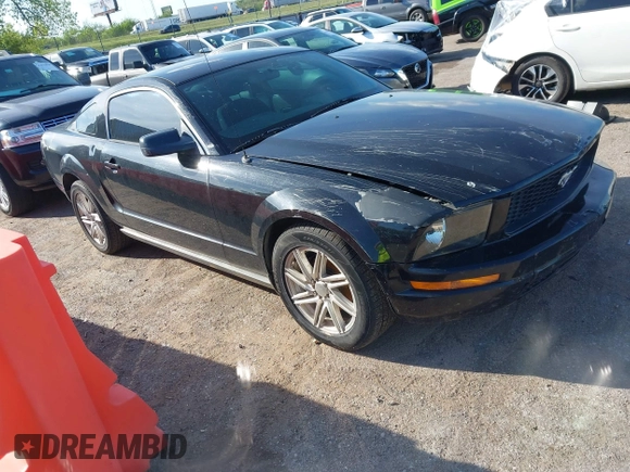 2007 Ford Mustang Deluxe с VIN 1ZVFT80N975339457, выставлен на аукционе IAAI как лот 42080705 с пробегом 174 771 миль миль и . История ставок и продаж доступна на DreamBid. Изображение 1.