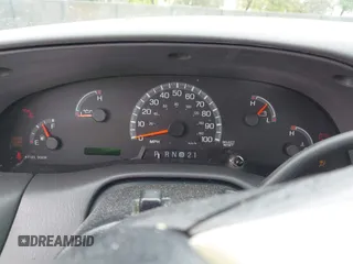 2002 Ford F-150 XL с VIN 1FTRX17242NB23323, выставлен на аукционе IAAI как лот 42363484 с пробегом Не указан миль и . История ставок и продаж доступна на DreamBid. Изображение 7.