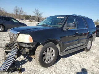 2004 Lincoln Navigator Luxury with VIN 5LMFU27R94LJ10685, listed as a Copart auction lot 43794105 with 441,961 mi miles and Salvage Title. Bid and sale history available at carsss.com. Image 1.