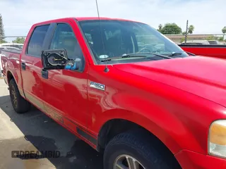 2007 Ford F-150 XLT z VIN 1FTRW12W77KC51996, wystawiony jako IAAI lot #42290348 z przebiegiem 79 969 mil mil oraz . Historia ofert i sprzedaży dostępna na DreamBid. Obrazek 13.