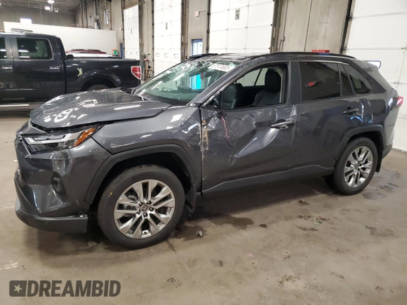 2024 Toyota RAV4 XLE Premium z VIN 2T3A1RFV6RW448518, wystawiony jako Copart lot #57974605 z przebiegiem 2 387 mil mil oraz Czysty tytuł • Clean title. Historia ofert i sprzedaży dostępna na DreamBid. Obrazek 1.