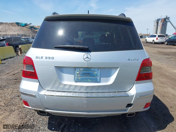 2012 Mercedes-Benz GLK-Class GLK 350 with VIN WDCGG8HB0CF740884, listed as a IAAI auction lot 42111418 with 75,844 mi miles. Bid and sale history available at carsss.com. Image 16.