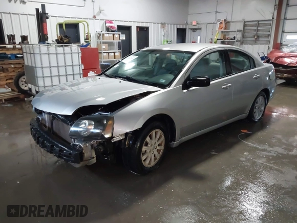 2011 Mitsubishi Galant FE z VIN 4A32B2FF6BE024171, wystawiony jako IAAI lot #41514790 z przebiegiem 118 221 mil mil oraz . Historia ofert i sprzedaży dostępna na DreamBid. Obrazek 2.