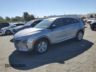 2021 Hyundai NEXO z VIN KM8J74A63MU017007, wystawiony jako Copart lot #73731404 z przebiegiem 11 585 mil mil oraz Czysty tytuł • Clean title. Historia ofert i sprzedaży dostępna na DreamBid. Obrazek 1.