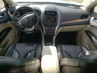 2015 Lincoln MKC z VIN 5LMCJ1A97FUJ07358, wystawiony jako Copart lot #54928855 z przebiegiem 85 844 mil mil oraz Szkody całkowita. Historia ofert i sprzedaży dostępna na DreamBid. Obrazek 8.