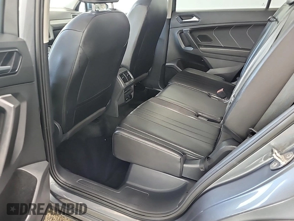 2024 Volkswagen Tiguan SE with VIN 3VV3B7AX1RM108036, listed as a IAAI auction lot 42796415 with 37,805 mi miles and . Bid and sale history available at DreamBid. Image 40.