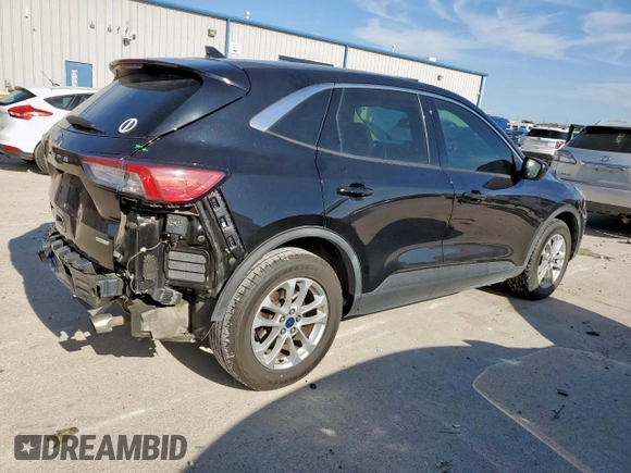 2020 Ford Escape SE z VIN 1FMCU0G62LUA54114, wystawiony jako Copart lot #58015855 z przebiegiem 106 857 mil mil oraz Szkoda całkowita • Salvage title. Historia ofert i sprzedaży dostępna na DreamBid. Obrazek 3.