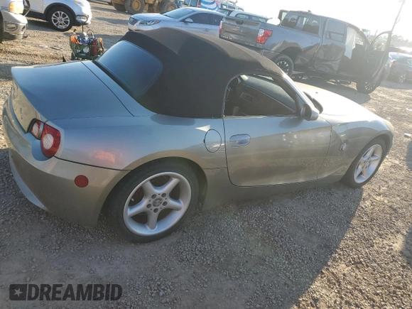2005 BMW Z4 2.5i with VIN 4USBT33585LS54029, listed as a Copart auction lot 86951144 with 114,583 mi miles and Salvage Title. Bid and sale history available at carsss.com. Image 3.