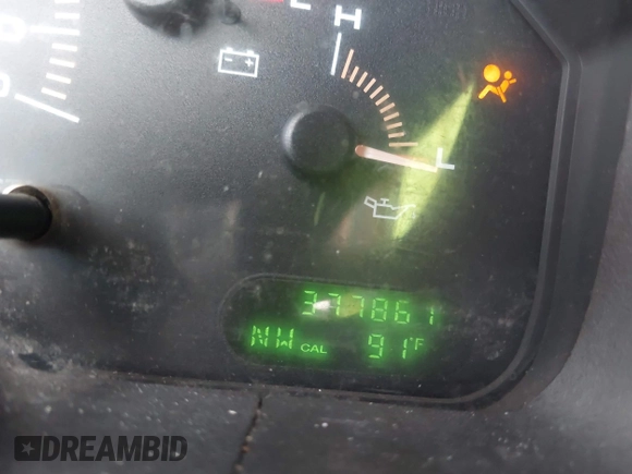 2003 Ford Expedition Special Service z VIN 1FMRU15W83LB44750, wystawiony jako IAAI lot #42350428 z przebiegiem 377 861 mil mil oraz . Historia ofert i sprzedaży dostępna na DreamBid. Obrazek 7.