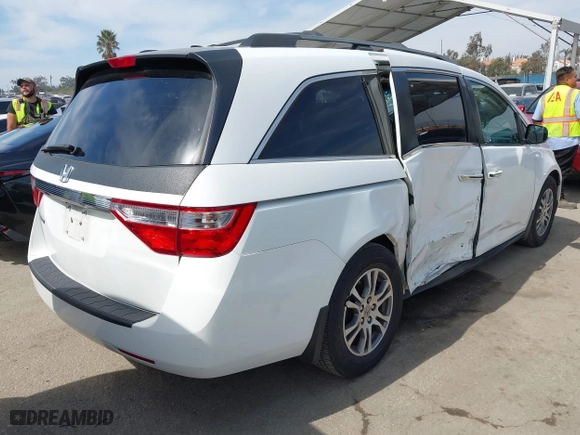2011 Honda Odyssey EX-L with VIN 5FNRL5H60BB038773, listed as a IAAI auction lot 41762693 with 170,432 mi miles. Bid and sale history available at carsss.com. Image 4.