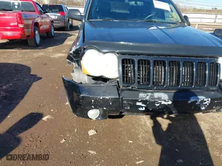 2008 Jeep Grand Cherokee Laredo with VIN 1J8GR48K98C193110, listed as a IAAI auction lot 41833331 with 174,518 mi miles. Bid and sale history available at carsss.com. Image 6.