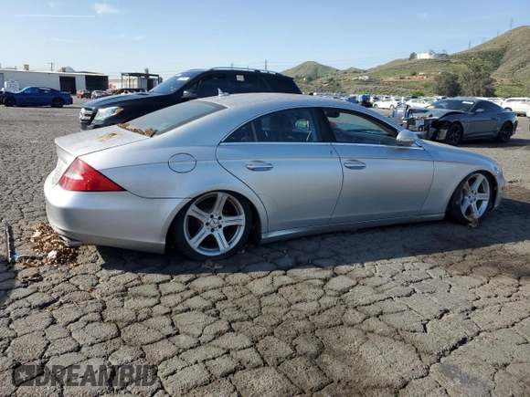 2007 Mercedes-Benz CLS 550 z VIN WDDDJ72X47A081645, wystawiony jako Copart lot #52244625 z przebiegiem 154 948 mil mil oraz Czysty tytuł • Clean title. Historia ofert i sprzedaży dostępna na DreamBid. Obrazek 3.