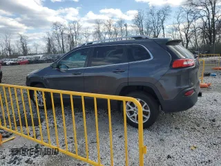 2016 Jeep Cherokee Altitude with VIN 1C4PJLCS2GW288623, listed as a Copart auction lot 50510385 with 124,703 mi miles and Clean Title. Bid and sale history available at carsss.com. Image 2.