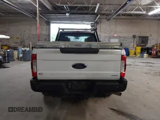 2018 Ford F-250 XL с VIN 1FT7X2A60JEC48083, выставлен на аукционе IAAI как лот 42175872 с пробегом 213 705 миль миль и . История ставок и продаж доступна на DreamBid. Изображение 16.