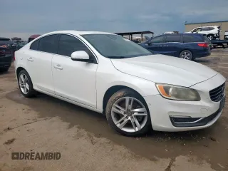 2015 Volvo S60 T5 Drive-E Platinum z VIN YV140MFD0F1305935, wystawiony jako Copart lot #60303795 z przebiegiem 191 119 mil mil oraz Czysty tytuł • Clean title. Historia ofert i sprzedaży dostępna na DreamBid. Obrazek 4.