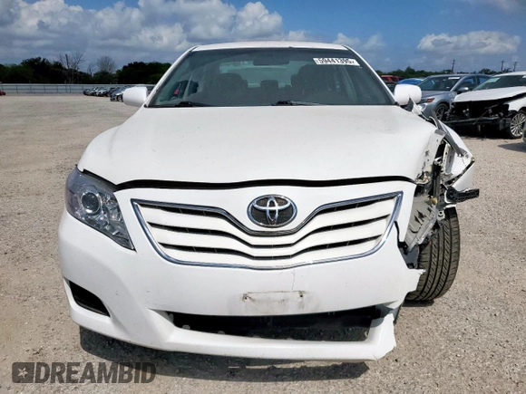 2010 Toyota Camry z VIN 4T1BF3EK9AU528161, wystawiony jako Copart lot #59441395 z przebiegiem 110 663 mil mil oraz Czysty tytuł • Clean title. Historia ofert i sprzedaży dostępna na DreamBid. Obrazek 5.