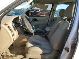 2007 Ford Escape XLS with VIN 1FMYU02Z07KB37338, listed as a Copart auction lot 83902704 with 326,105 mi miles and Salvage Title. Bid and sale history available at carsss.com. Image 7.
