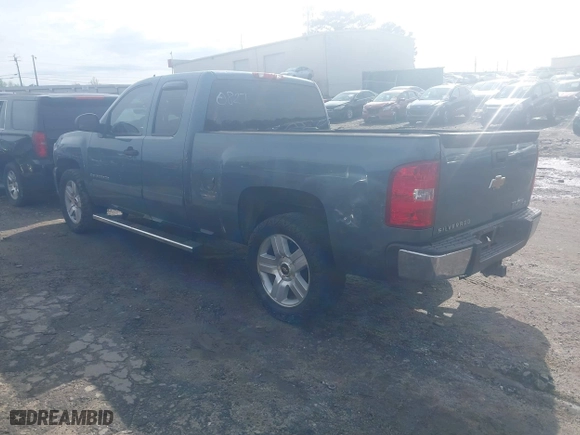 2007 Chevrolet Silverado 1500 LT w/1LT with VIN 1GCEC19JX7Z620827, listed as a IAAI auction lot 41912703 with 229,999 mi miles. Bid and sale history available at carsss.com. Image 3.